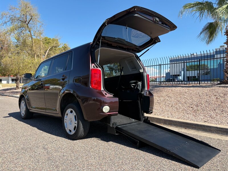2009 Scion xB Wheelchair Handicap Mobility  Easy to Use Rear Power Ramp