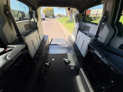 2019 Dodge Grand Caravan SXT Wheelchair Handicap Mobility REDUCED Braunability Rear Entry Wheelchair Handicap Van - Photo 15 - Phoenix, AZ 85029