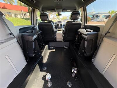 2019 Dodge Grand Caravan SXT Wheelchair Handicap Mobility REDUCED Braunability Rear Entry Wheelchair Handicap Van - Photo 14 - Phoenix, AZ 85029
