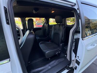 2019 Dodge Grand Caravan SXT Wheelchair Handicap Mobility REDUCED Braunability Rear Entry Wheelchair Handicap Van - Photo 19 - Phoenix, AZ 85029