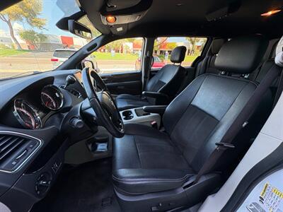 2019 Dodge Grand Caravan SXT Wheelchair Handicap Mobility REDUCED Braunability Rear Entry Wheelchair Handicap Van - Photo 18 - Phoenix, AZ 85029