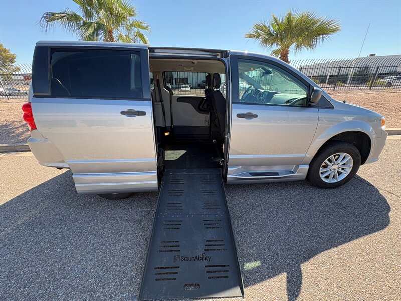 2020 Dodge Grand Caravan Wheelchair Handicap Mobility Van  Handicap Mobility Wheelchair Van - Photo 1 - Phoenix, AZ 85029
