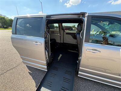 2019 Dodge Grand Caravan SXT Wheelchair Handicap Mobility  Wheelchair Handicap Mobility Van - Photo 4 - Phoenix, AZ 85029