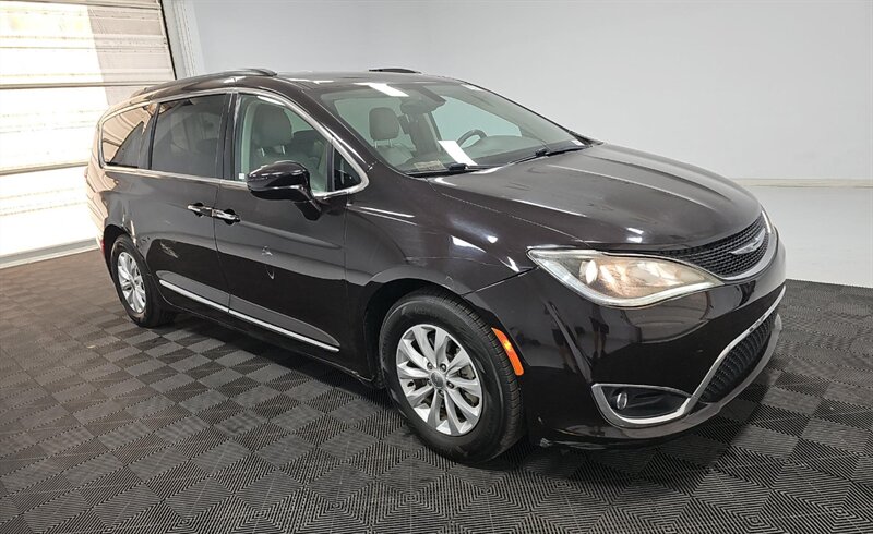 2017 Chrysler Pacifica Touring Plus  