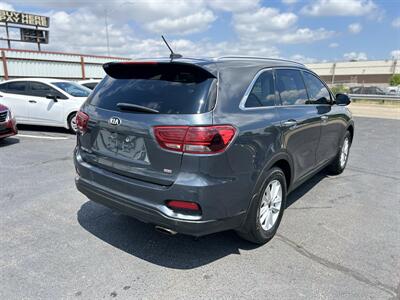 2020 Kia Sorento L - Photo 6 - Oklahoma City, OK 73112