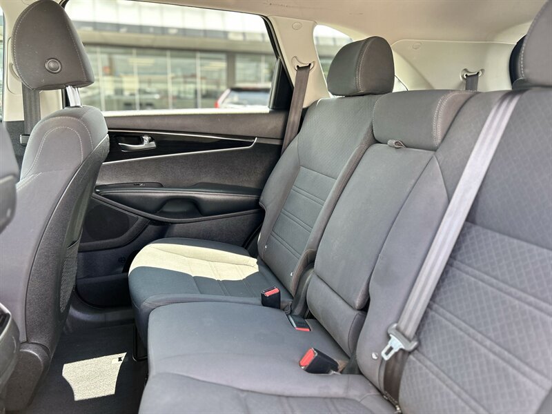 2020 Kia Sorento L - Photo 16 - Oklahoma City, OK 73112