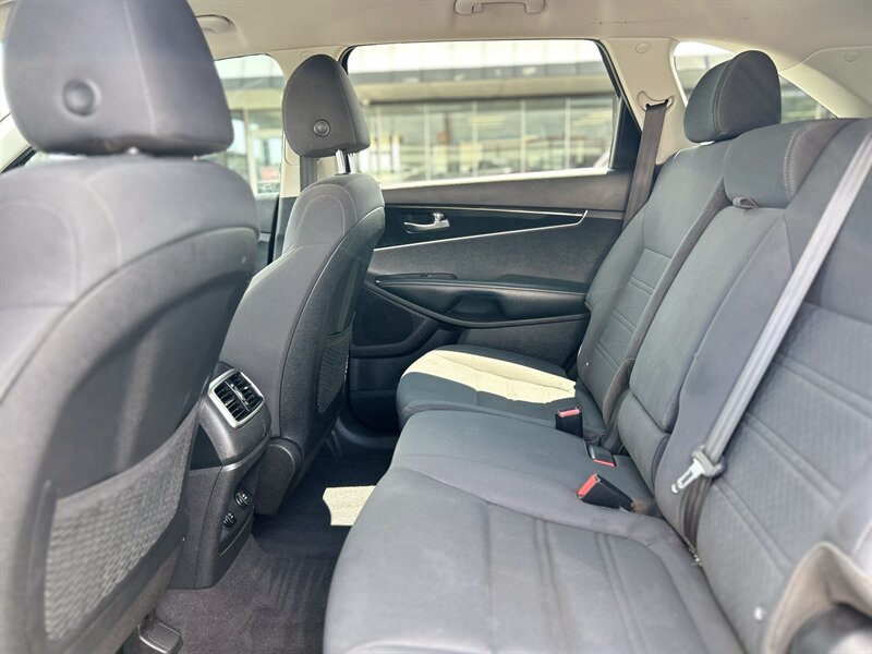 2020 Kia Sorento L - Photo 14 - Oklahoma City, OK 73112