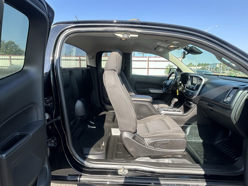 2021 Chevrolet Colorado LT - Photo 12 - Oklahoma City, OK 73112