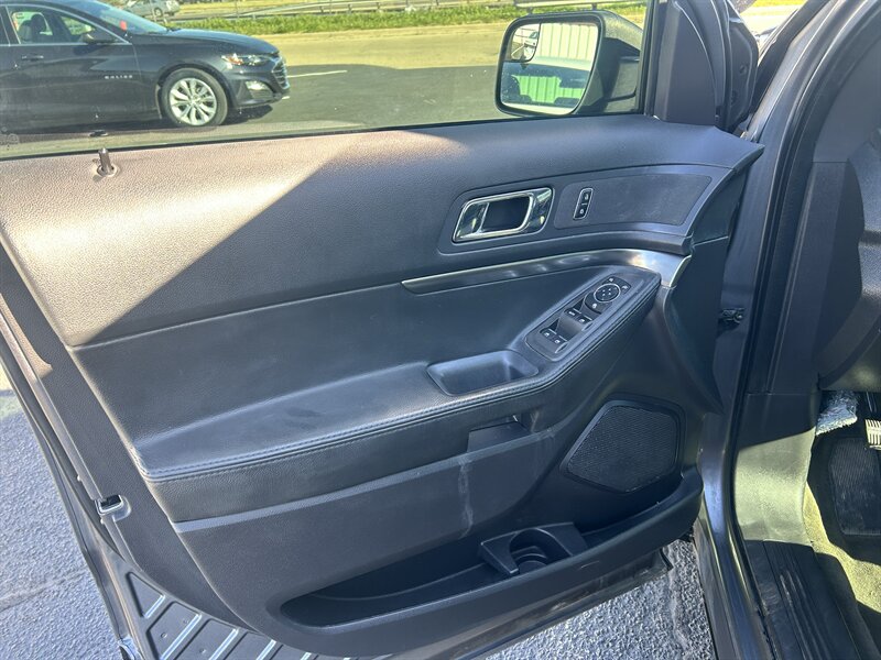 2014 Ford Explorer Police Interceptor Utility - Photo 9 - Oklahoma City, OK 73112