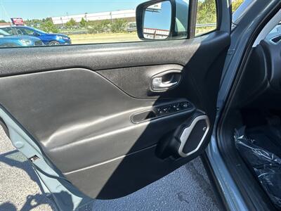 2017 Jeep Renegade Limited - Photo 14 - Oklahoma City, OK 73112