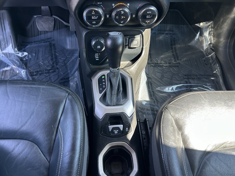 2017 Jeep Renegade Limited - Photo 12 - Oklahoma City, OK 73112