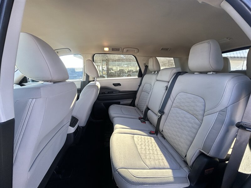2024 Nissan Pathfinder SV - Photo 12 - Oklahoma City, OK 73112