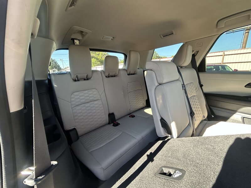 2024 Nissan Pathfinder SV - Photo 13 - Oklahoma City, OK 73112