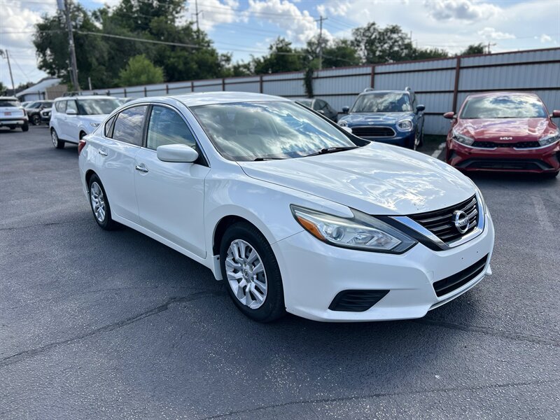 2017 Nissan Altima 2.5 - Photo 4 - Oklahoma City, OK 73112