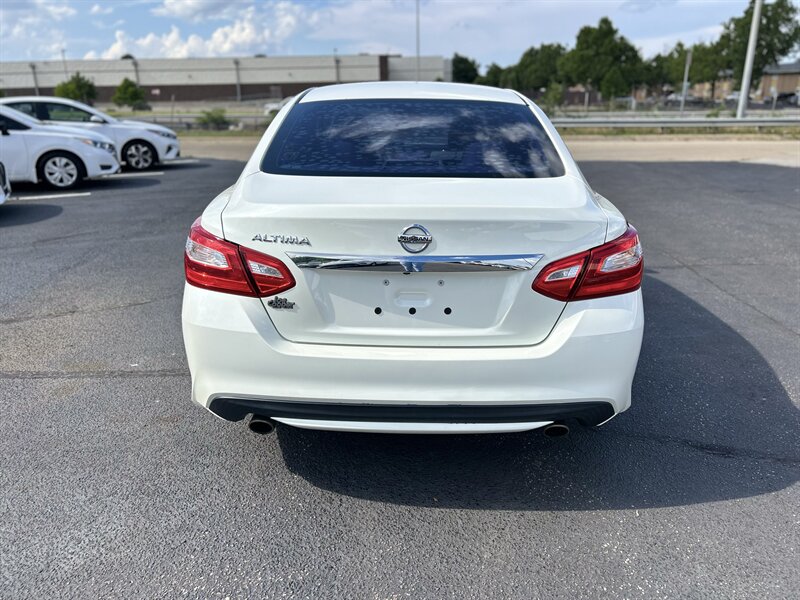 2017 Nissan Altima 2.5 - Photo 7 - Oklahoma City, OK 73112