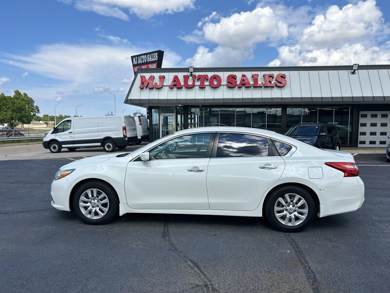 2017 Nissan Altima 2.5 - Photo 2 - Oklahoma City, OK 73112