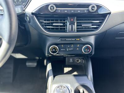 2022 Ford Escape SE   - Photo 13 - Oklahoma City, OK 73112