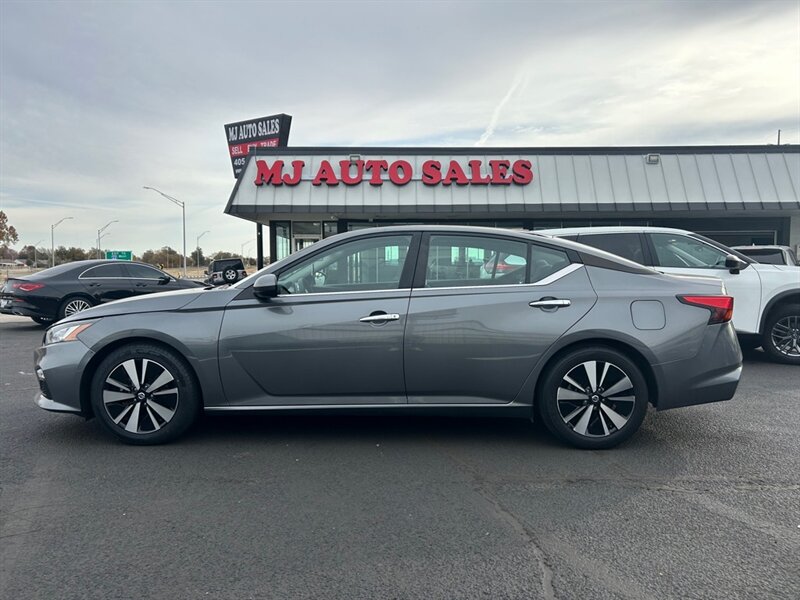 2021 Nissan Altima 2.5 SV   - Photo 1 - Oklahoma City, OK 73112