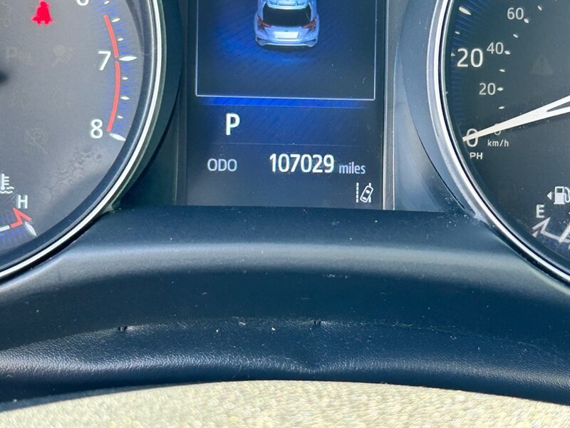 2018 Toyota C-HR XLE - Photo 13 - Oklahoma City, OK 73112