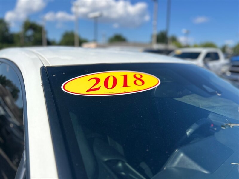 2018 Toyota C-HR XLE - Photo 21 - Oklahoma City, OK 73112