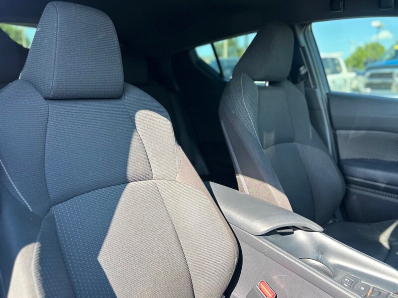 2018 Toyota C-HR XLE - Photo 18 - Oklahoma City, OK 73112