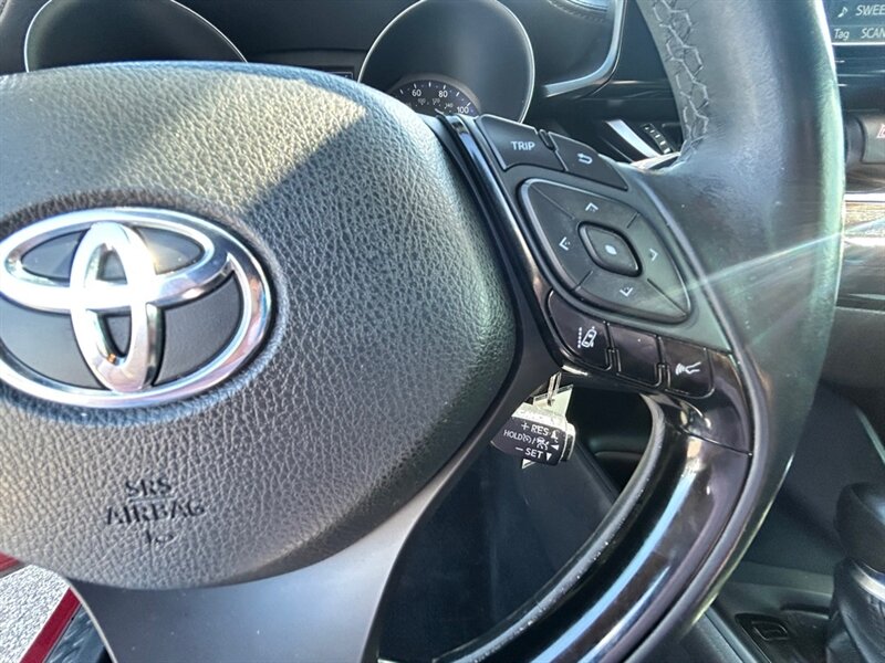 2018 Toyota C-HR XLE - Photo 12 - Oklahoma City, OK 73112