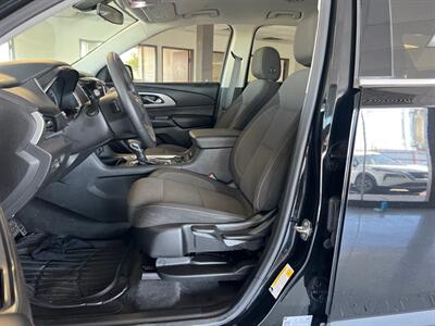 2021 Chevrolet Traverse LS   - Photo 9 - Oklahoma City, OK 73112