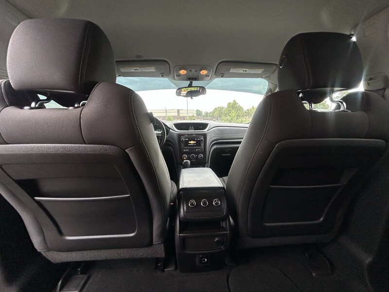 2017 Chevrolet Traverse LT - Photo 18 - Oklahoma City, OK 73112