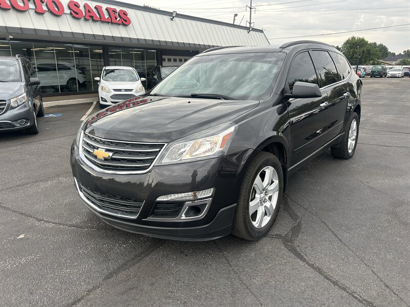 2017 Chevrolet Traverse LT   - Photo 1 - Oklahoma City, OK 73112