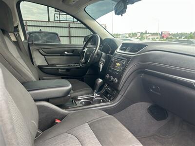 2017 Chevrolet Traverse LT - Photo 27 - Oklahoma City, OK 73112