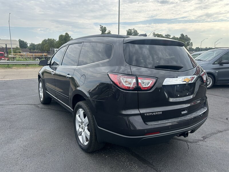 2017 Chevrolet Traverse LT - Photo 8 - Oklahoma City, OK 73112