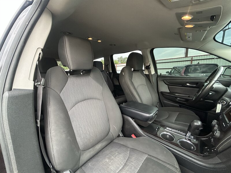 2017 Chevrolet Traverse LT - Photo 25 - Oklahoma City, OK 73112