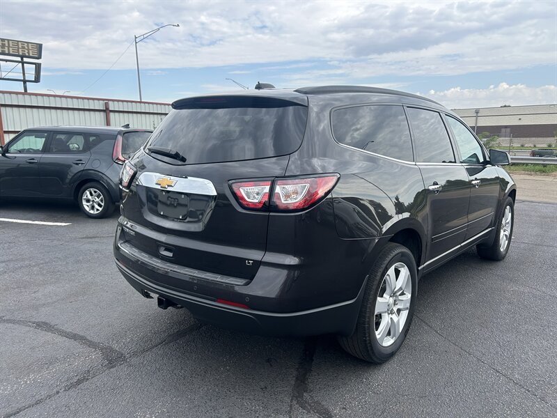 2017 Chevrolet Traverse LT - Photo 6 - Oklahoma City, OK 73112