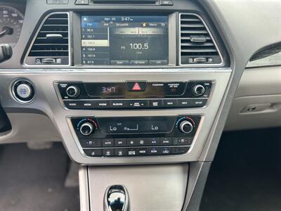 2016 Hyundai SONATA Hybrid Limited   - Photo 12 - Oklahoma City, OK 73112