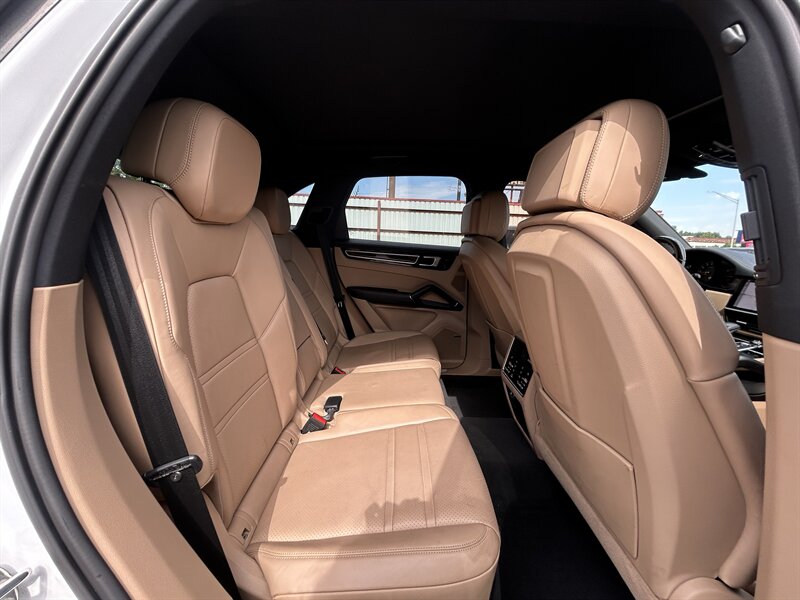 2019 Porsche Cayenne S - Photo 18 - Oklahoma City, OK 73112