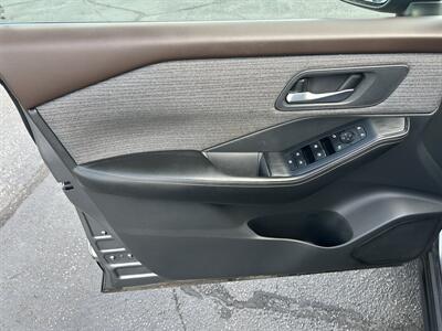 2021 Nissan Rogue SV - Photo 10 - Oklahoma City, OK 73112
