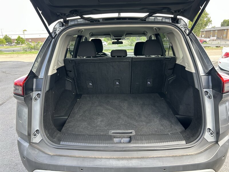 2021 Nissan Rogue SV - Photo 9 - Oklahoma City, OK 73112