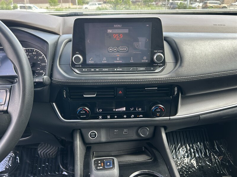 2021 Nissan Rogue SV - Photo 14 - Oklahoma City, OK 73112