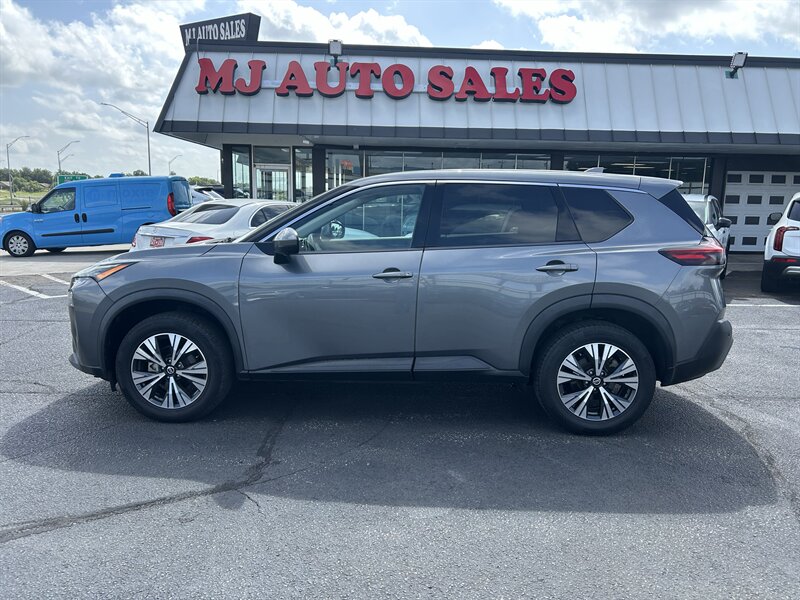 2021 Nissan Rogue SV - Photo 2 - Oklahoma City, OK 73112