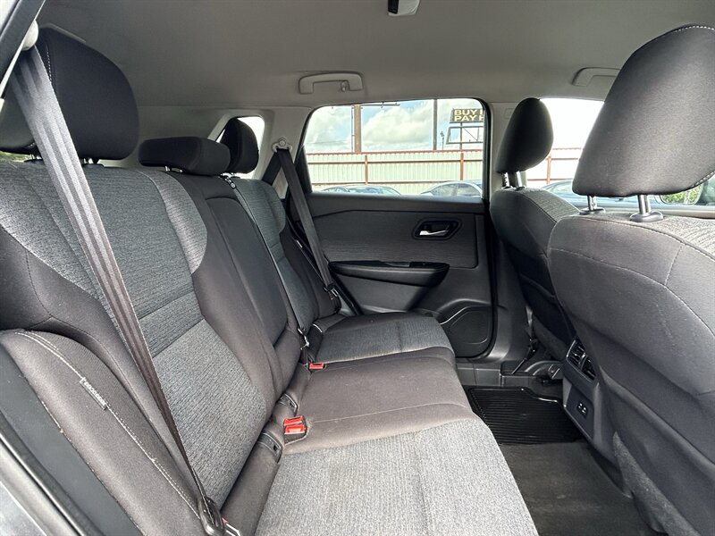 2021 Nissan Rogue SV - Photo 19 - Oklahoma City, OK 73112