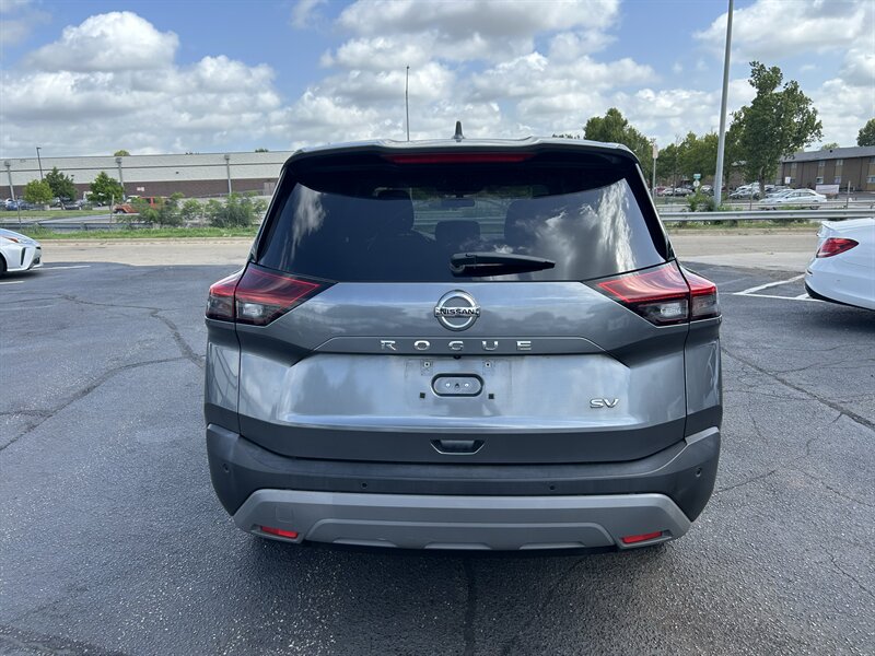 2021 Nissan Rogue SV - Photo 7 - Oklahoma City, OK 73112