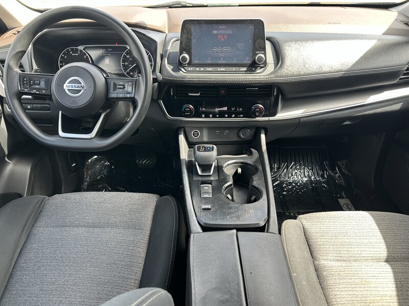 2021 Nissan Rogue SV - Photo 15 - Oklahoma City, OK 73112