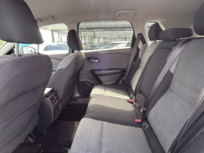 2021 Nissan Rogue SV - Photo 17 - Oklahoma City, OK 73112