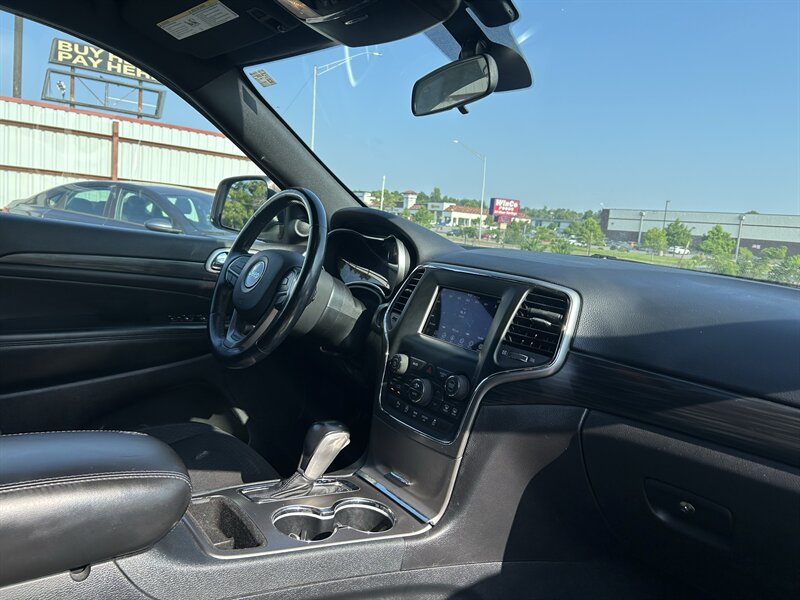 2020 Jeep Grand Cherokee Laredo - Photo 26 - Oklahoma City, OK 73112