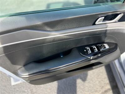 2021 Kia K5 LXS   - Photo 9 - Oklahoma City, OK 73112