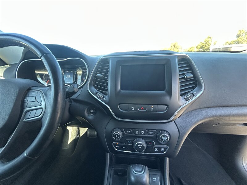 2021 Jeep Cherokee Latitude Plus - Photo 17 - Oklahoma City, OK 73112