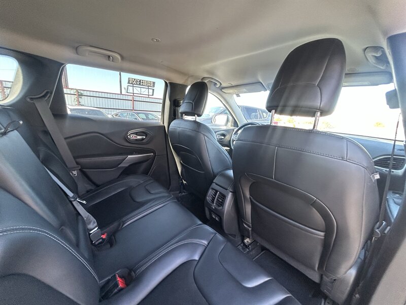 2021 Jeep Cherokee Latitude Plus - Photo 12 - Oklahoma City, OK 73112