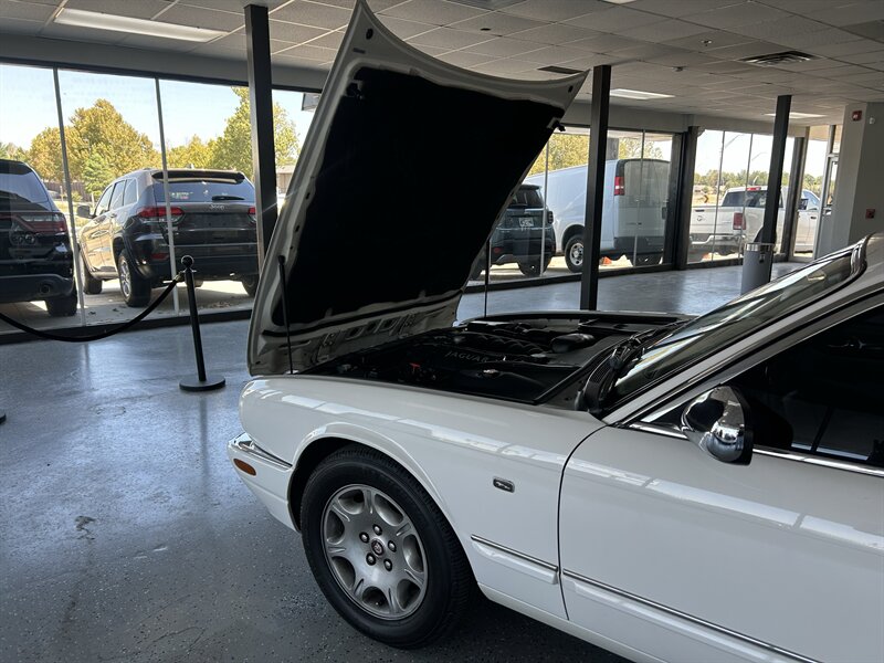 2002 Jaguar XJ8 Vanden Plas - Photo 28 - Oklahoma City, OK 73112