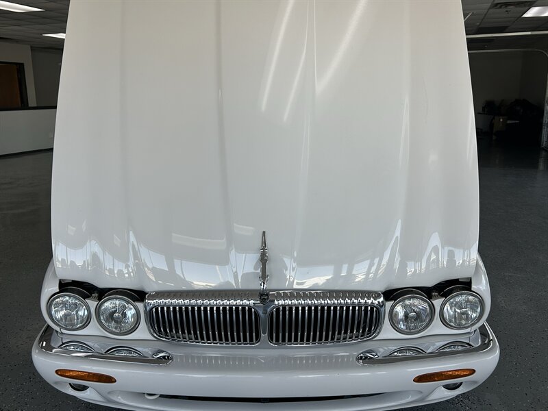 2002 Jaguar XJ8 Vanden Plas - Photo 34 - Oklahoma City, OK 73112