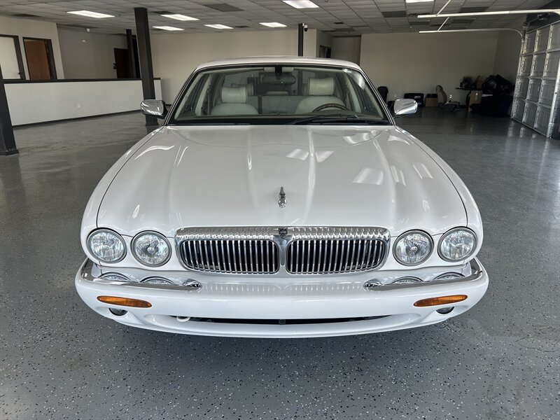 2002 Jaguar XJ8 Vanden Plas - Photo 2 - Oklahoma City, OK 73112
